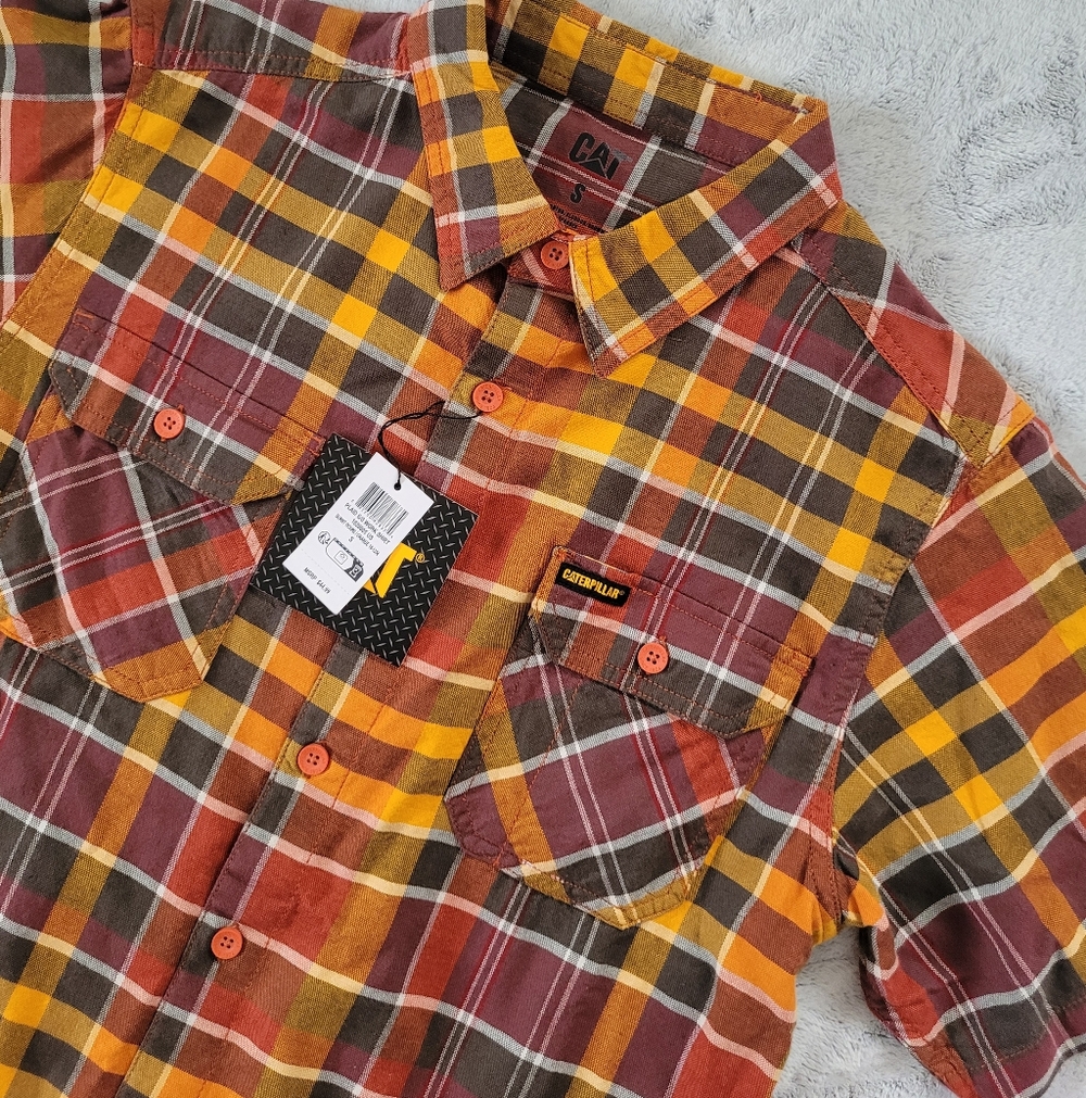 Caterpillar Mens Size Small Plaid Button Down Short Sleeved Shirt